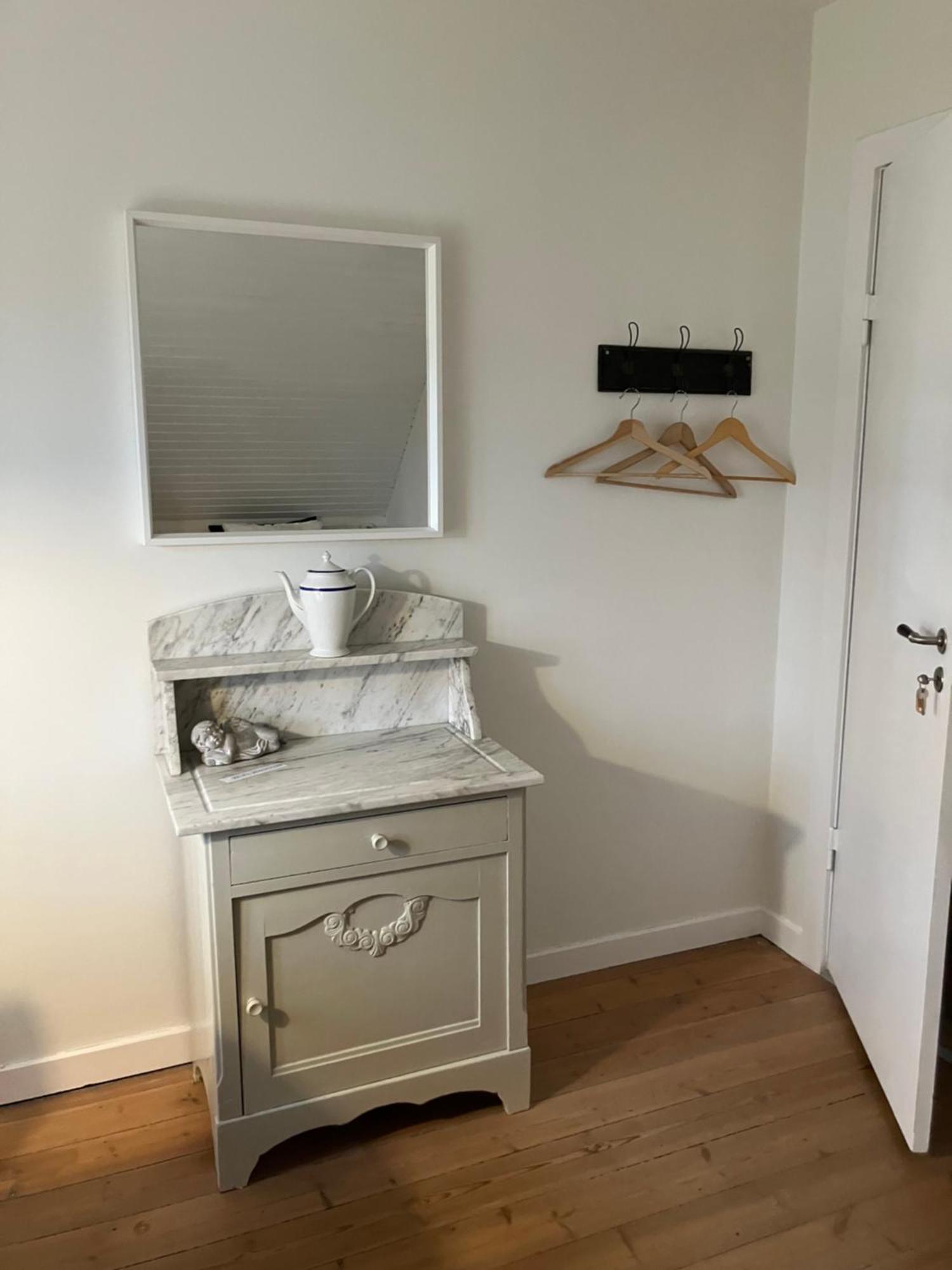 Bed & Breakfast Marielyst - *